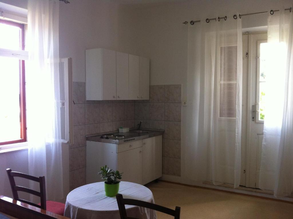 Apartments Skrivaneli Jelsa  Room photo