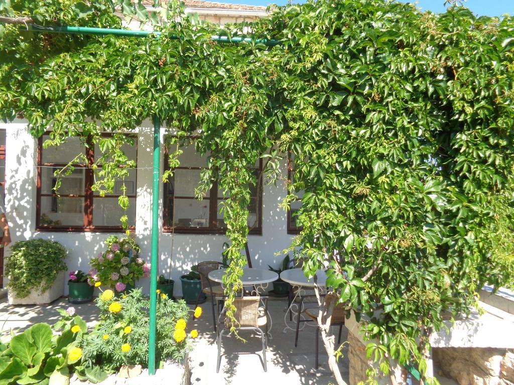 Apartments Skrivaneli Jelsa  Exterior photo
