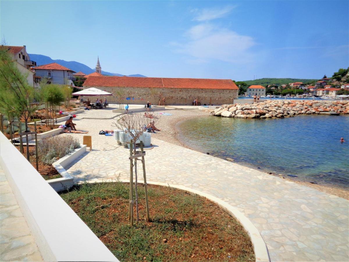 Apartments Skrivaneli Jelsa  Exterior photo